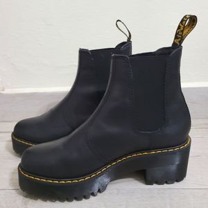 Doc Martens Chelsea boots